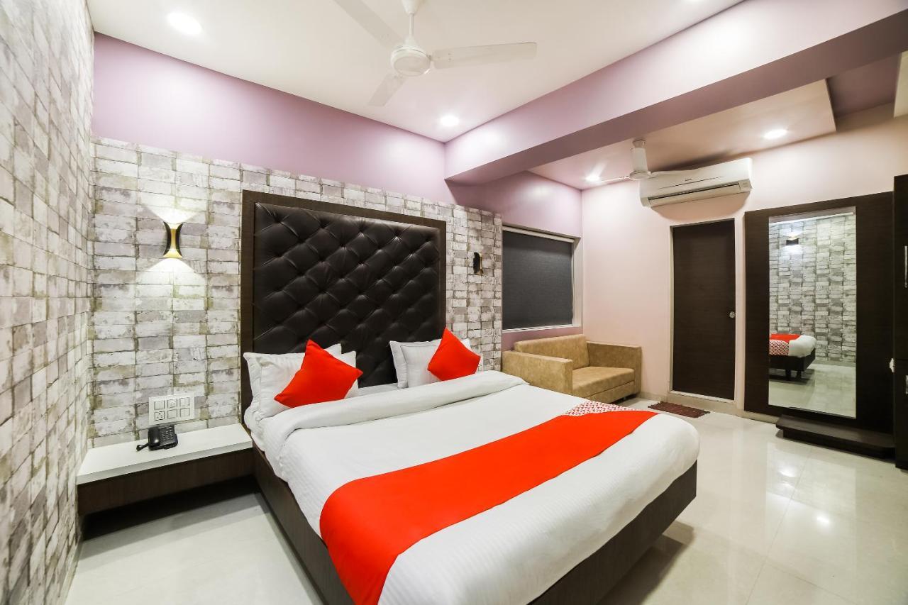 Capital O 41587 Hotel Airport Inn One Ahmedabad Eksteriør bilde